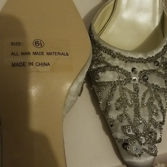 Beautiful slip on beaded heels - Picture 4 of 5